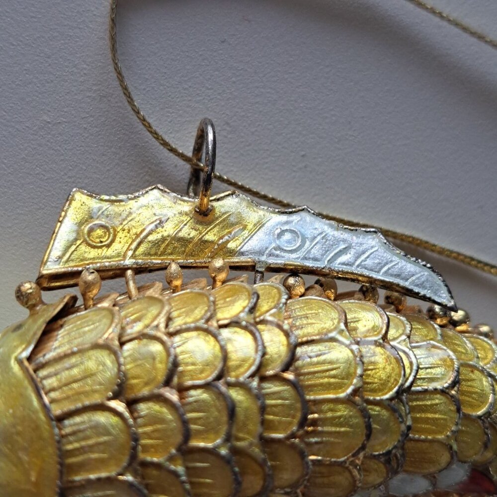 Vintage Gold & White Articulated Fish Ornament Hanging Décor With Enamel Finish - Picture 6 of 9